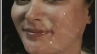 Rudmatis tievs skaistums ir impaled uz viņas porne seksi mīļāko garu nūju