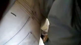 Skaisto porno ar parnoy vidyo jauno sievu Sunīšu pozā spoguļa priekšā