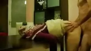 Viņš atnāca uz savu mīļoto brāli, lai būtu sek vido jautri ar savu peni